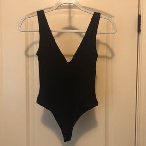 Aritzia Contour V Neck Bodysuit - Babaton